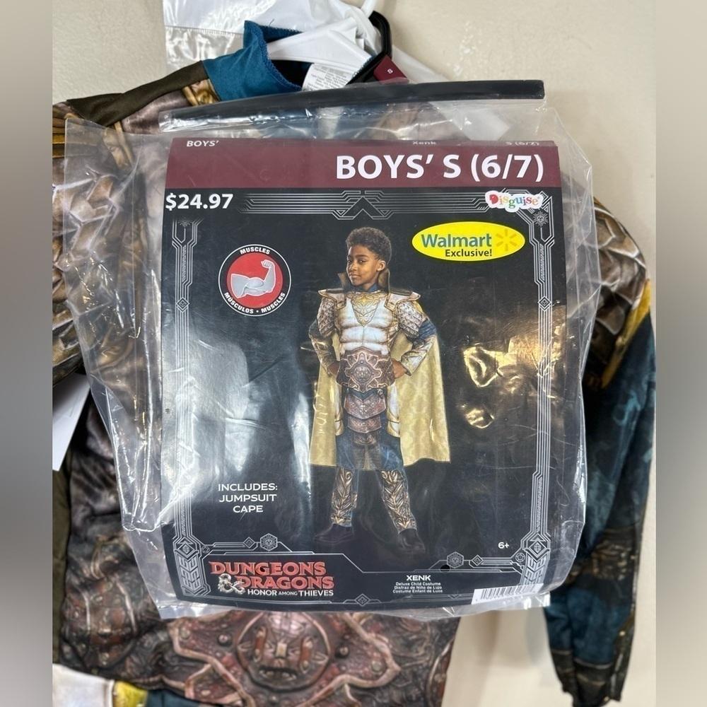 Dungeons & dragons boys 6/7 new Incl jumpsuit  cape deluxe child costume